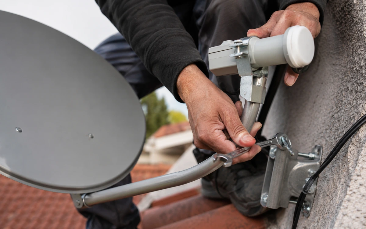 Antenna installation contractor